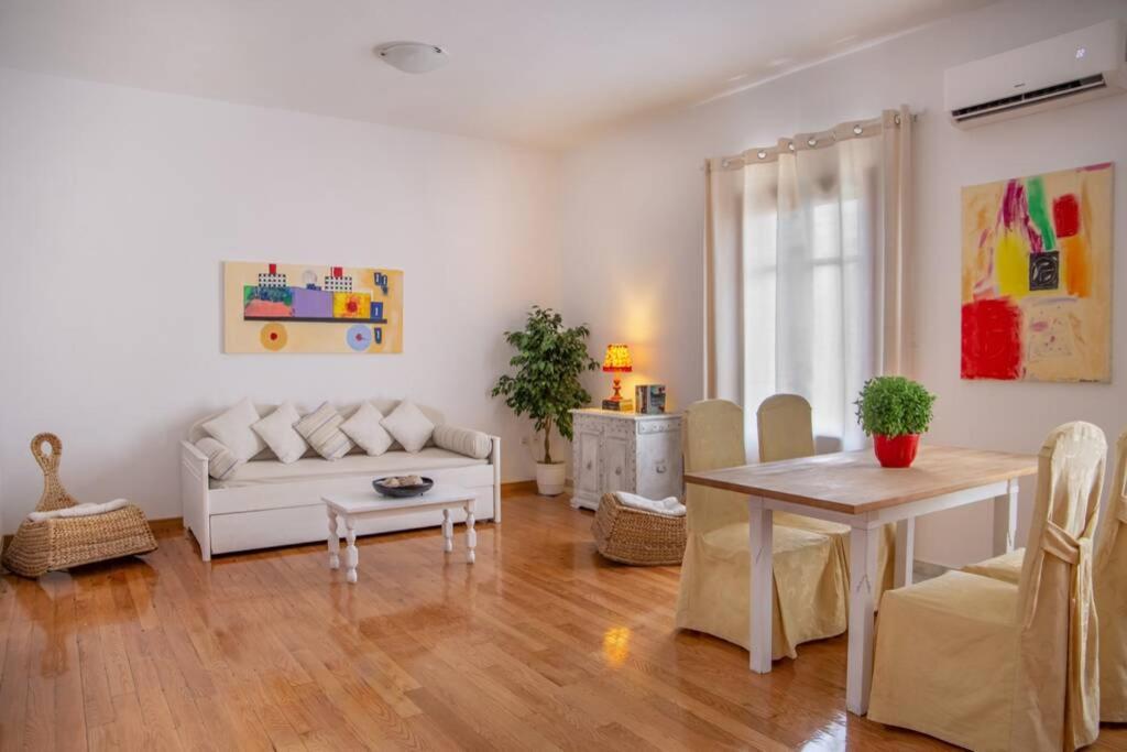 Seaview Stylish Flat In Andros - Walk To Beach Екстериор снимка